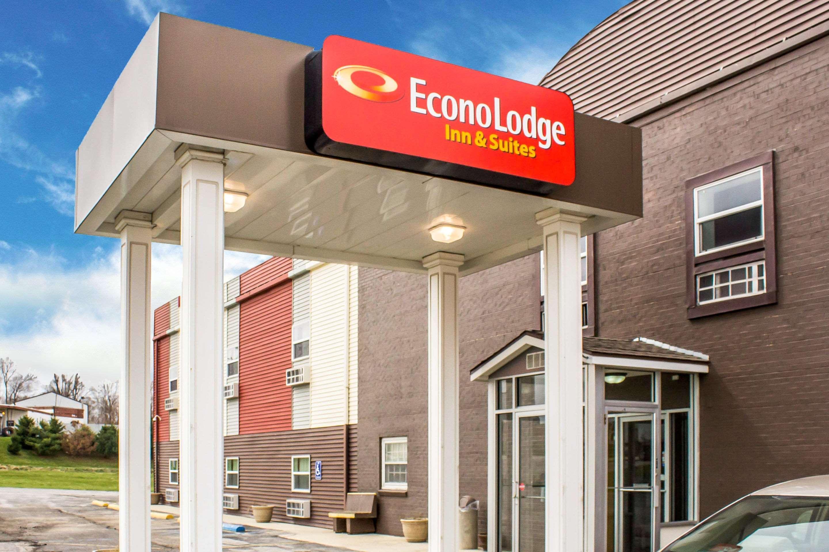 Econo Lodge Inn & Suites Walnut Exterior photo